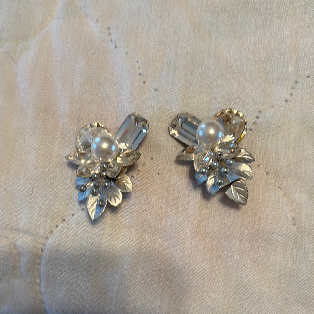 Elegant Silver and Pearl Earrings